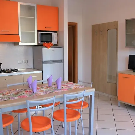 Lovely Flat With Patio Daire
