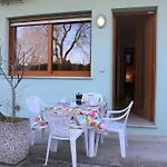 Lovely Flat With Patio Lejlighed *
